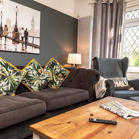Cheerful 3-Bedroom Douglas House With Patio Southampton Luaran gambar