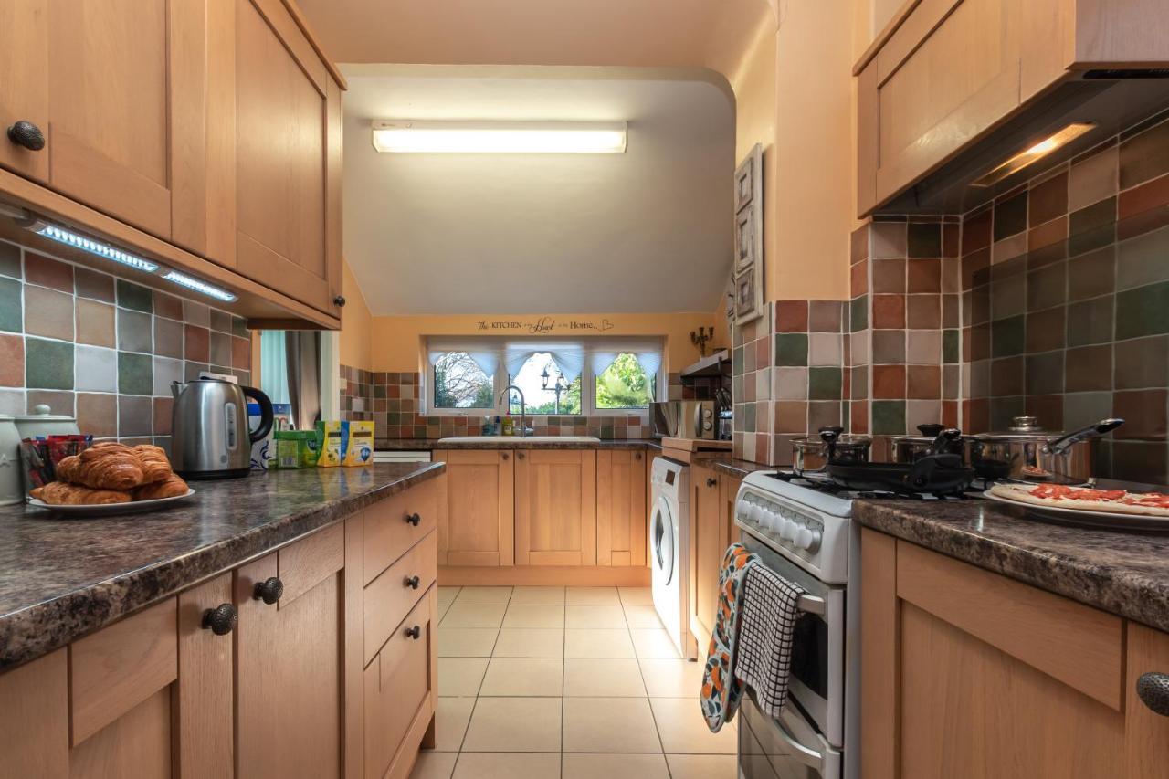 Cheerful 3-Bedroom Douglas House With Patio Southampton Luaran gambar