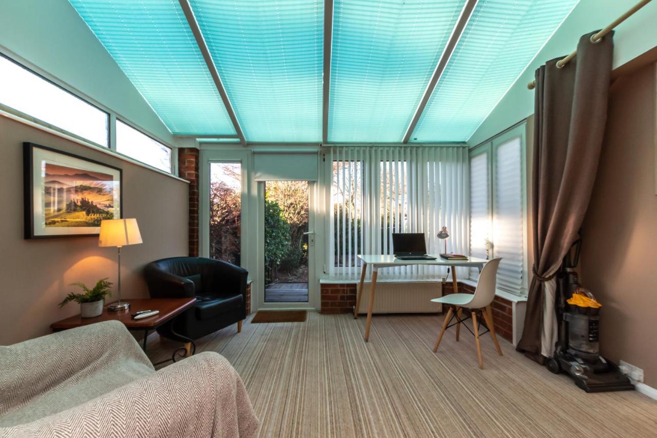 Cheerful 3-Bedroom Douglas House With Patio Southampton Luaran gambar