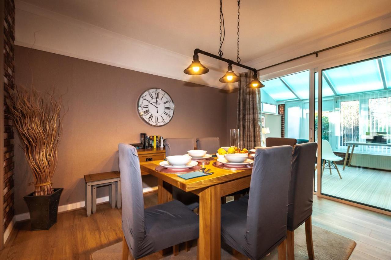Cheerful 3-Bedroom Douglas House With Patio Southampton Luaran gambar