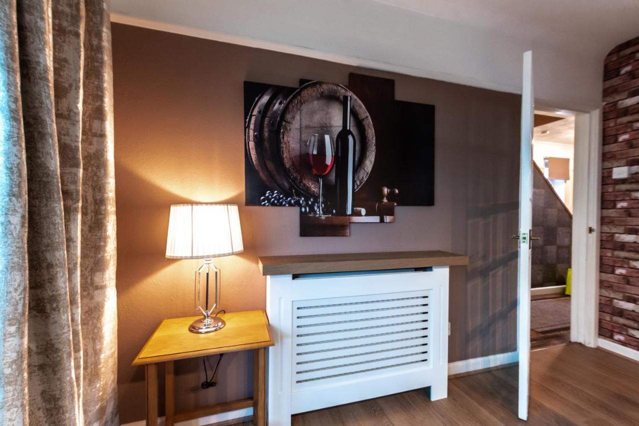 Cheerful 3-Bedroom Douglas House With Patio Southampton Luaran gambar