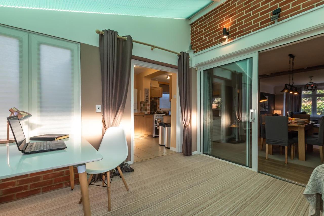 Cheerful 3-Bedroom Douglas House With Patio Southampton Luaran gambar